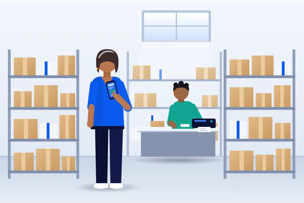 Dona de loja virtual consulta status de pedido no celular em estoque com caixas prontas para envio